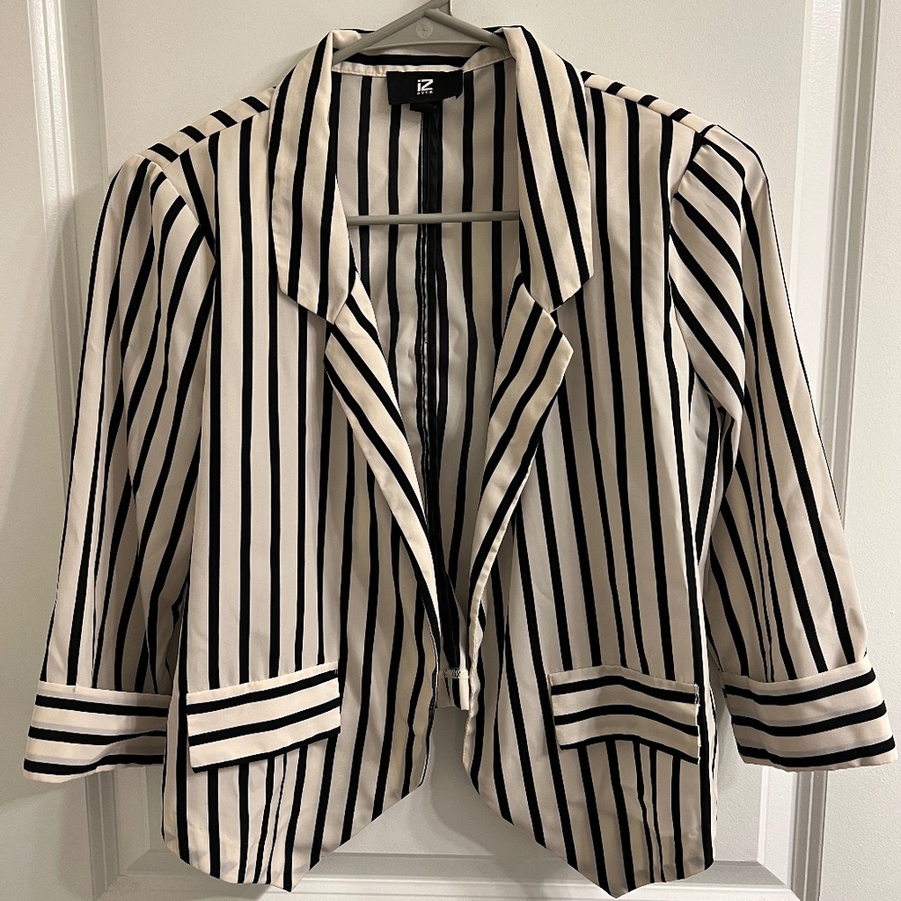 Cream and Black Striped Cropped Mid-Length Sleeve Blazer